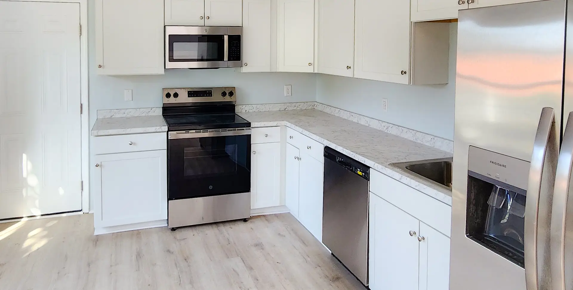 newly remodeled kitchen from Wynn Building Construction